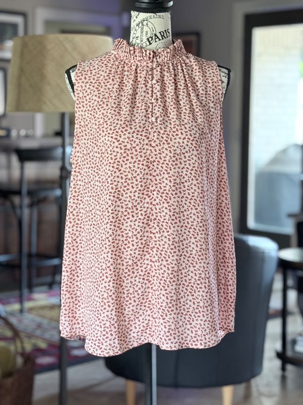 LOFT | Ruffle Neck Sleeveless Top in Pink Floral Pattern, Size M